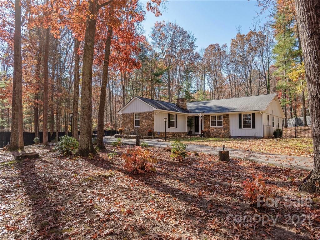 26 Glen Cove Road Arden NC 28704