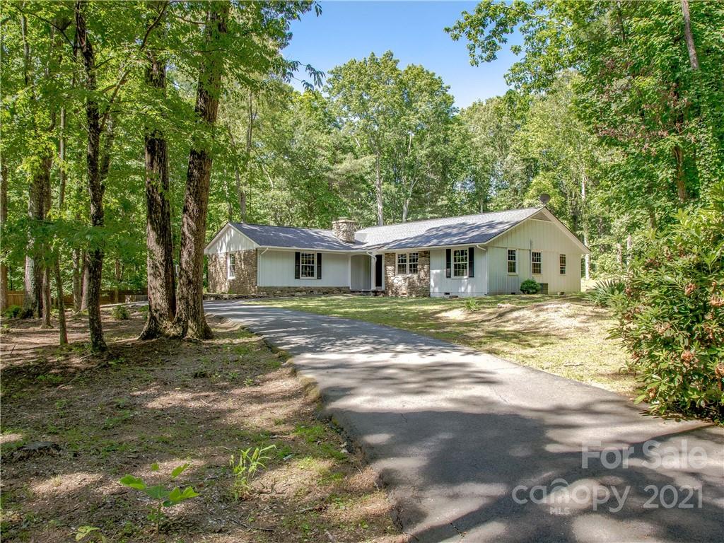 26 Glen Cove Road Arden NC 28704