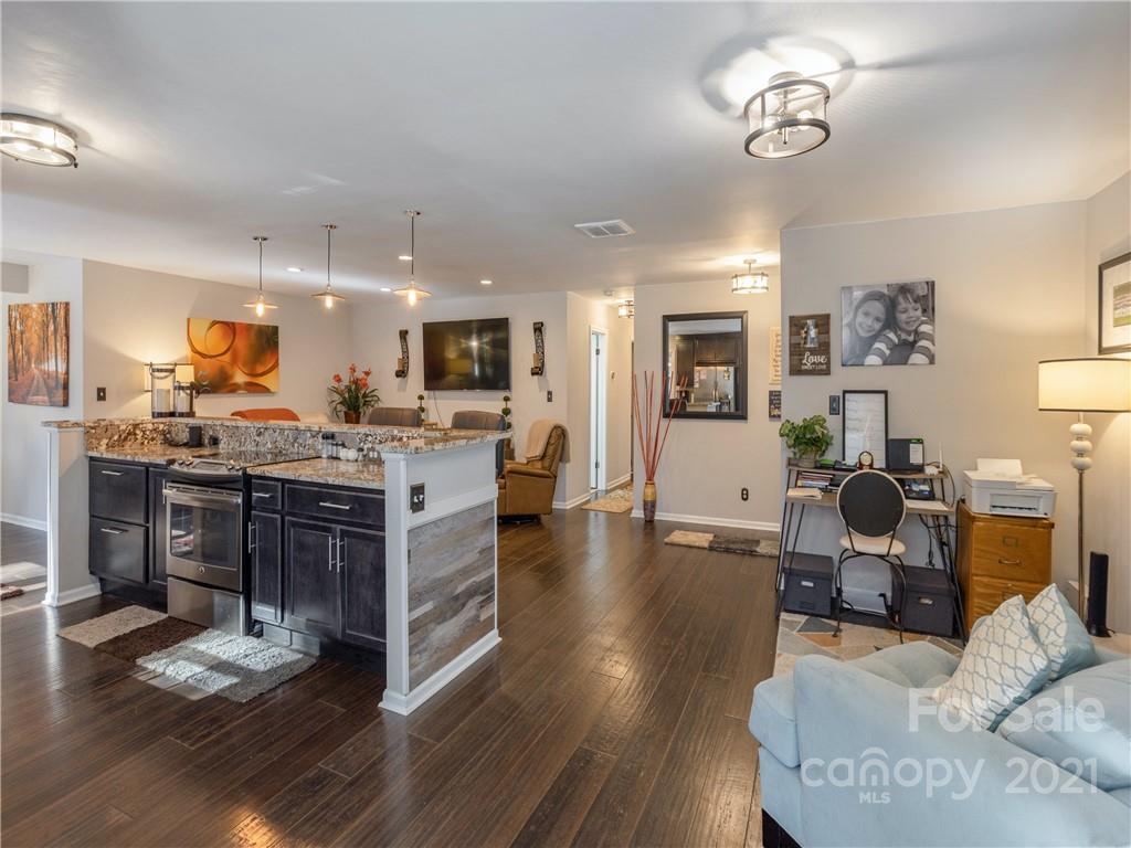 26 Glen Cove Road Arden NC 28704