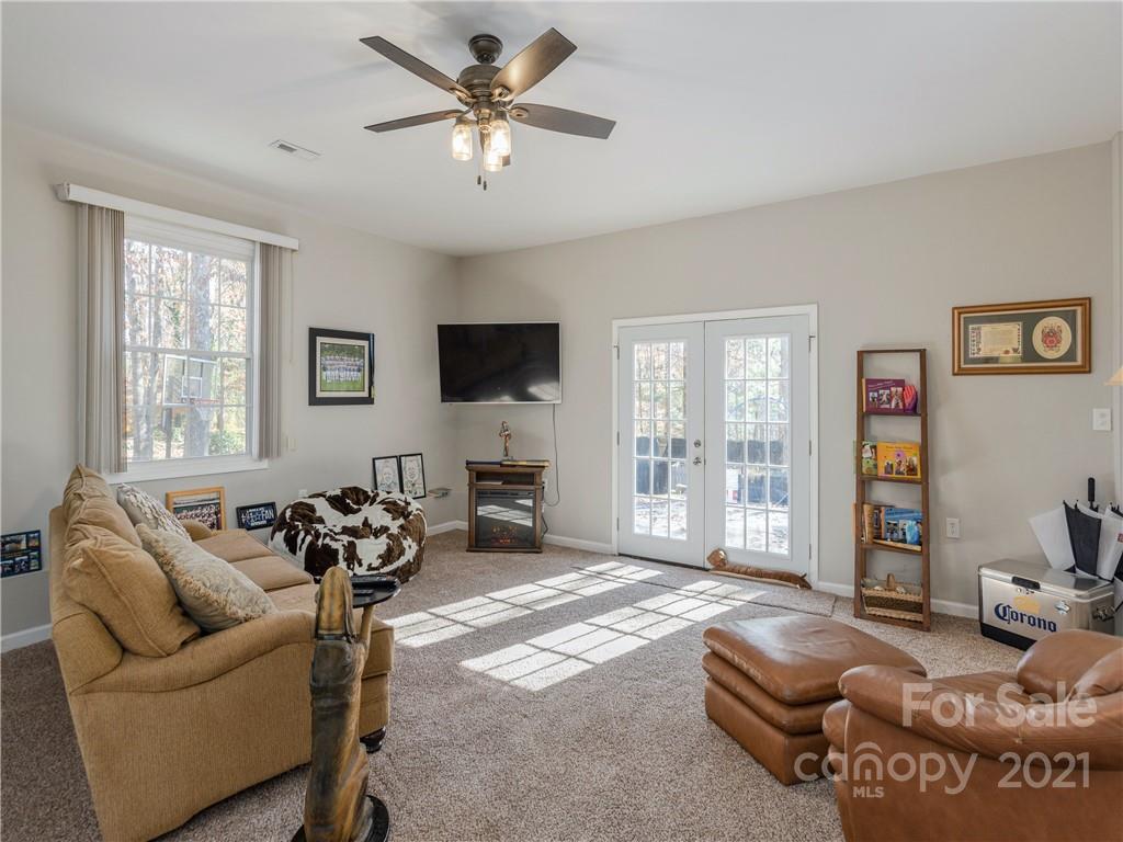 26 Glen Cove Road Arden NC 28704