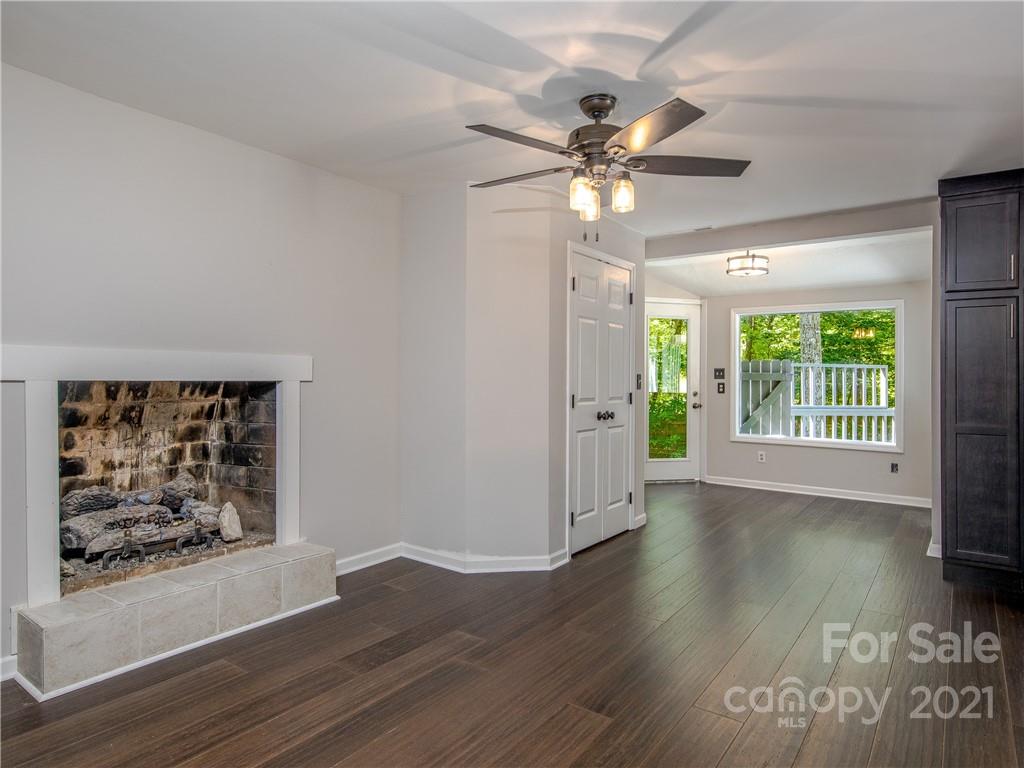 26 Glen Cove Road Arden NC 28704