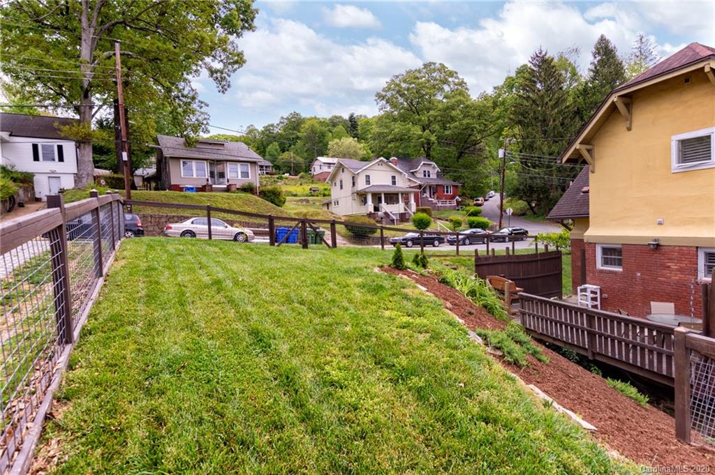 24 White Fawn Drive Asheville NC 28801