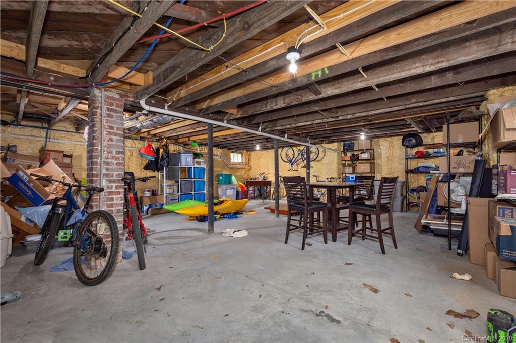 24 White Fawn Drive Asheville NC 28801