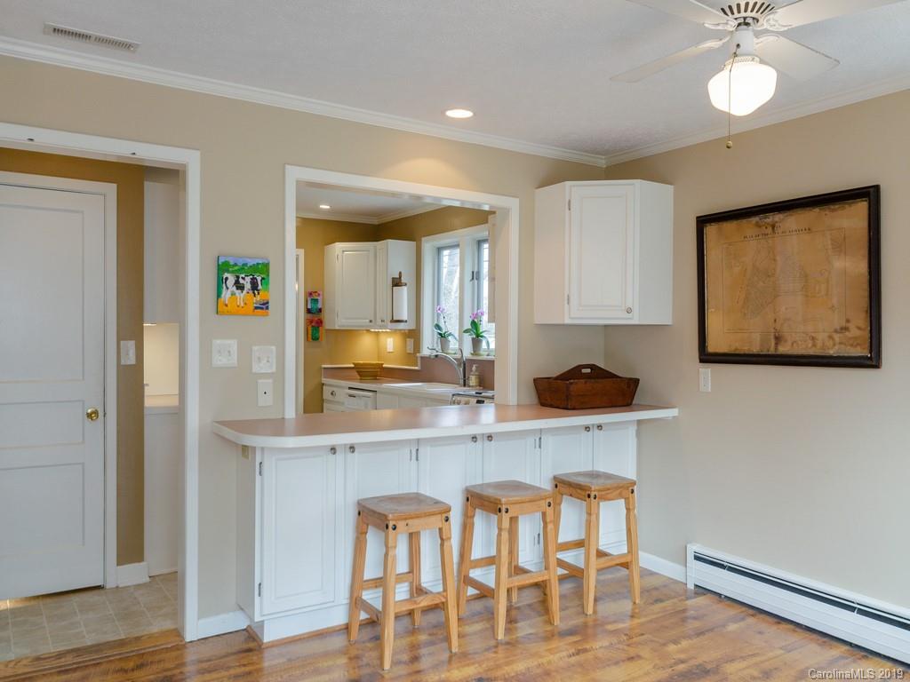 10 Red Oak Road Asheville NC 28804