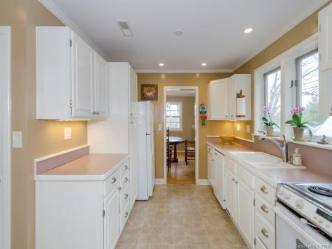 10 Red Oak Road Asheville NC 28804