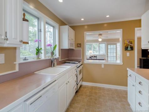 10 Red Oak Road Asheville NC 28804