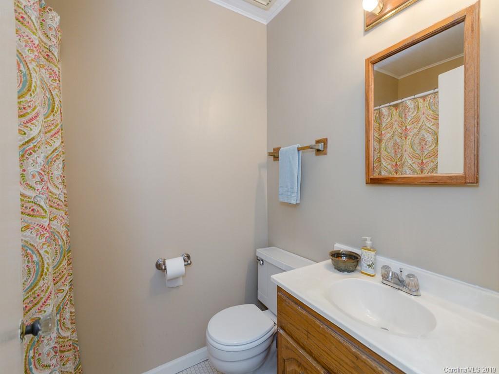 10 Red Oak Road Asheville NC 28804