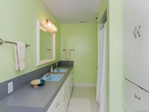 10 Red Oak Road Asheville NC 28804