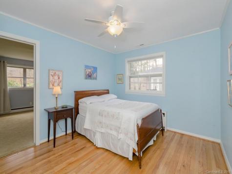 10 Red Oak Road Asheville NC 28804