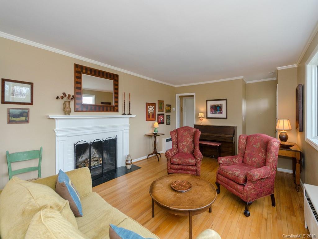 10 Red Oak Road Asheville NC 28804