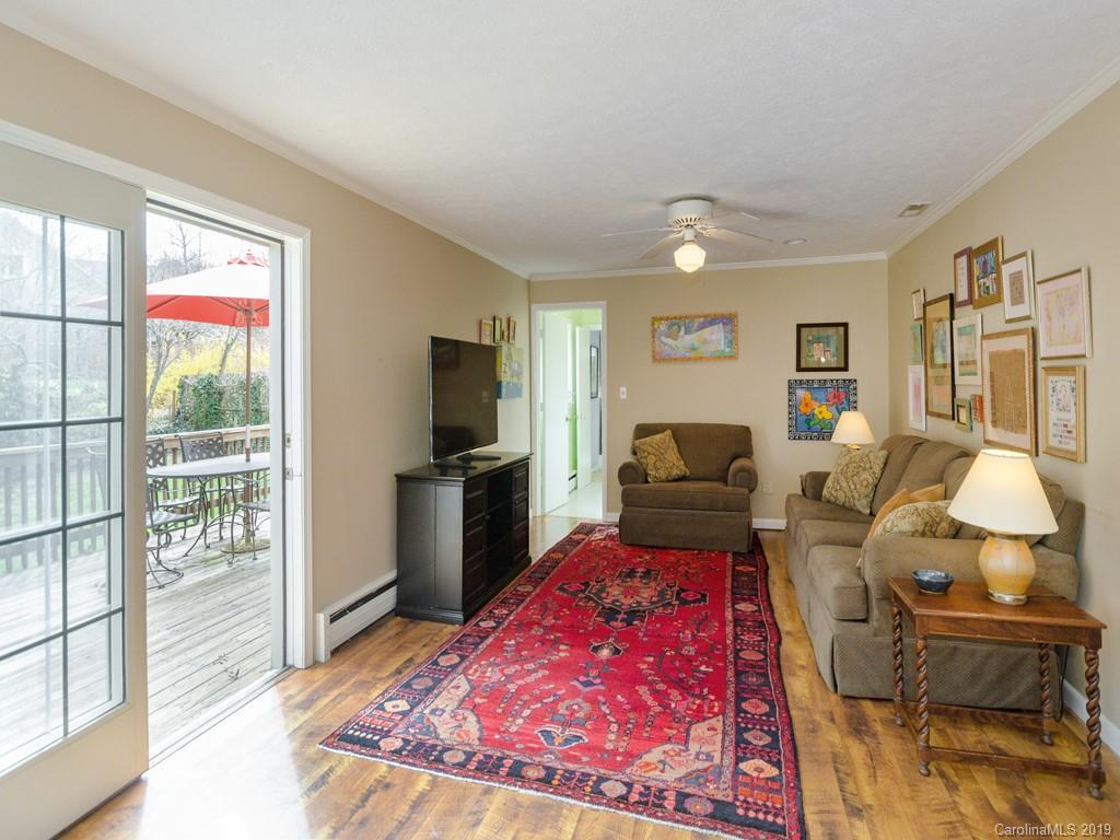 10 Red Oak Road Asheville NC 28804
