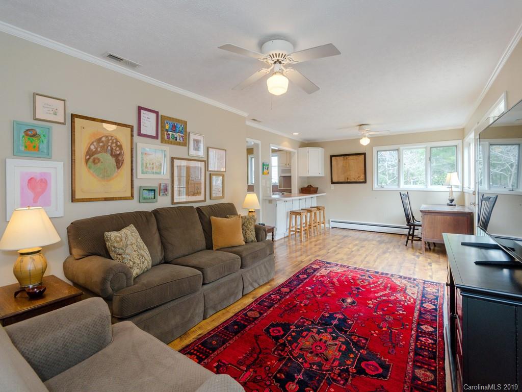 10 Red Oak Road Asheville NC 28804