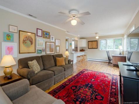10 Red Oak Road Asheville NC 28804