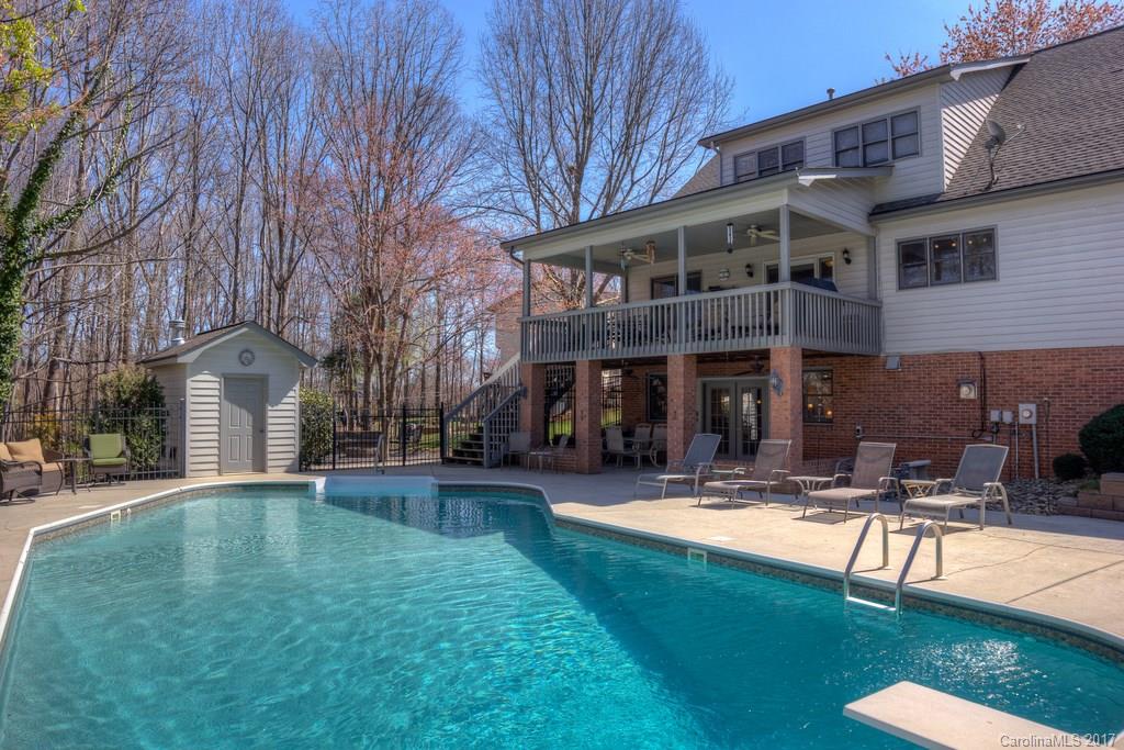 1699 Poe Circle Hickory NC 28601