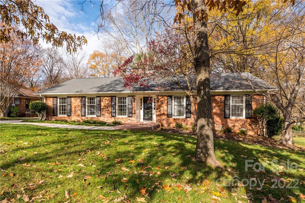 5918 Colchester Place Charlotte NC 28210