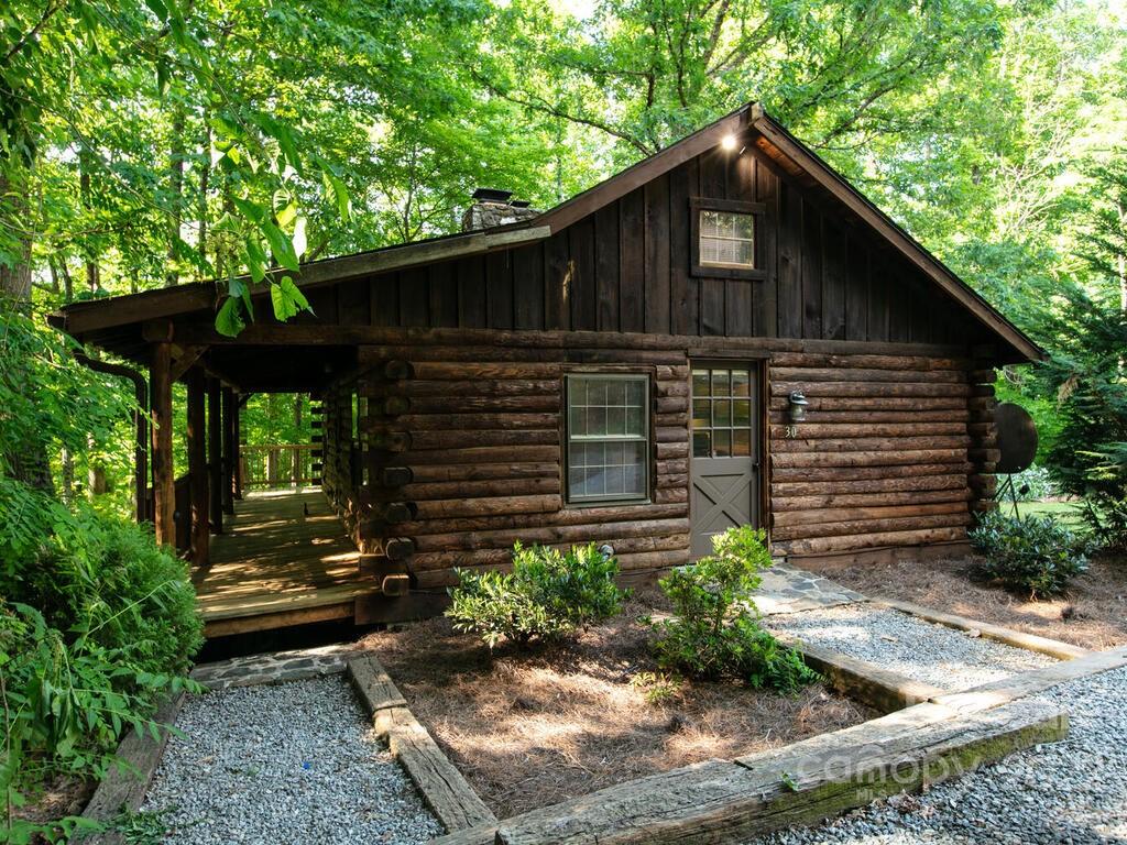 30 English Heifer Cove Road Saluda NC 28773