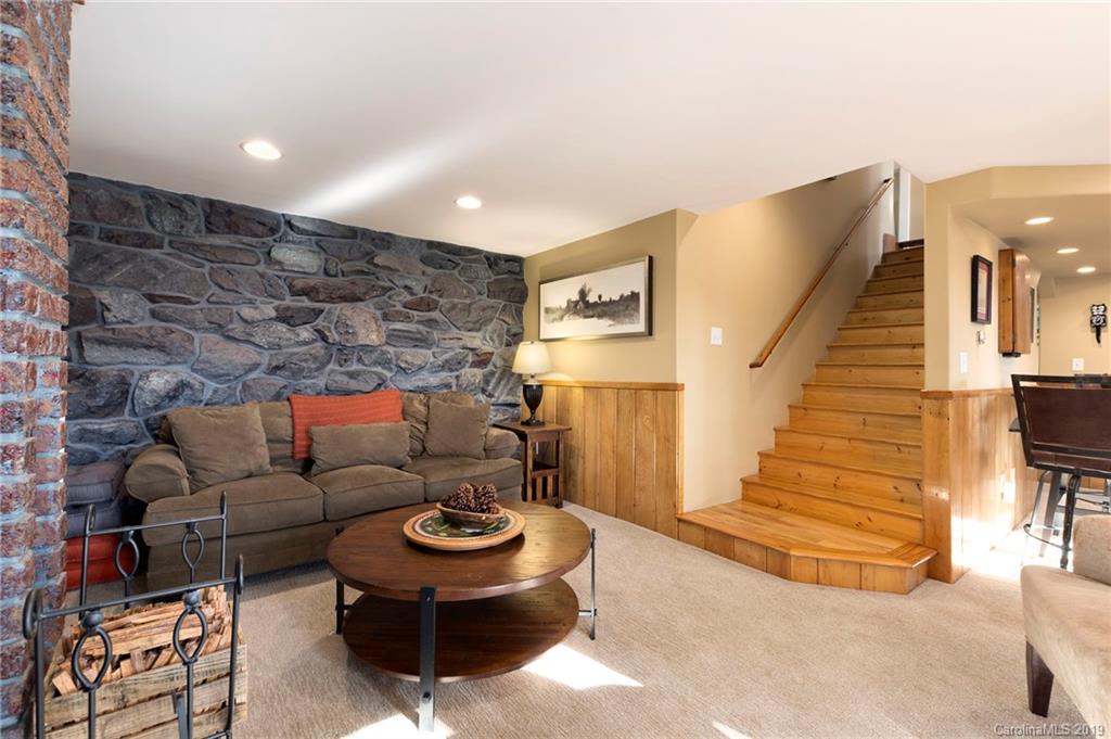 63 Caledonia Road Asheville NC 28803