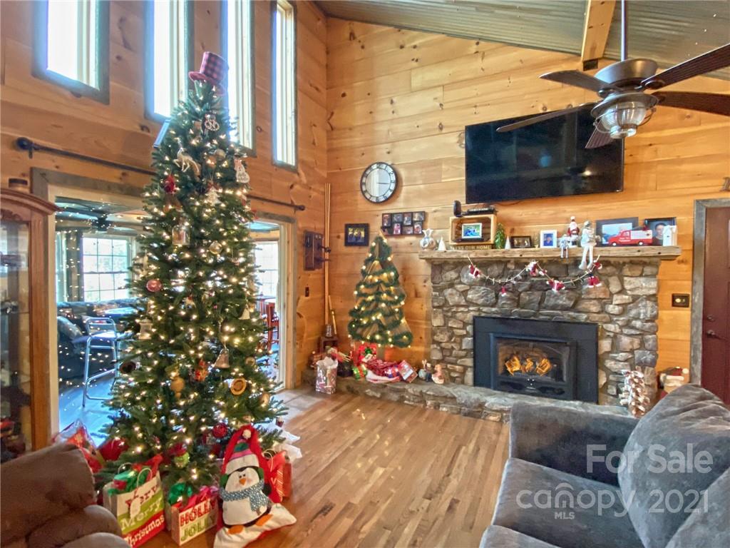 76 Springhill Street Hot Springs NC 28743