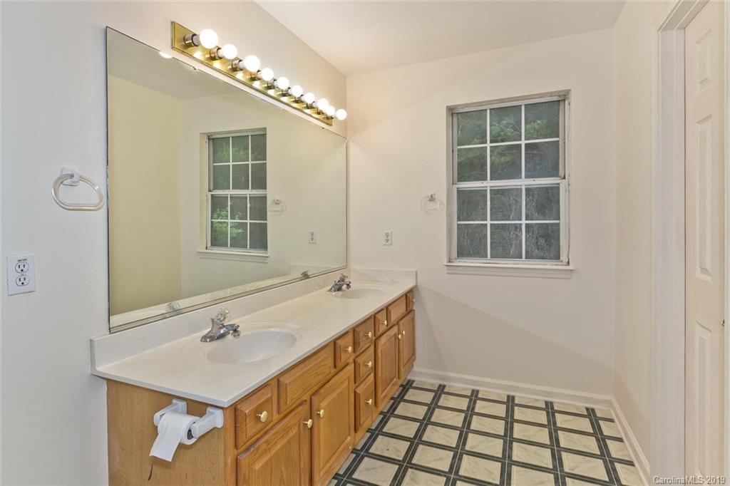 11 Northstar Trail Weaverville NC 28787