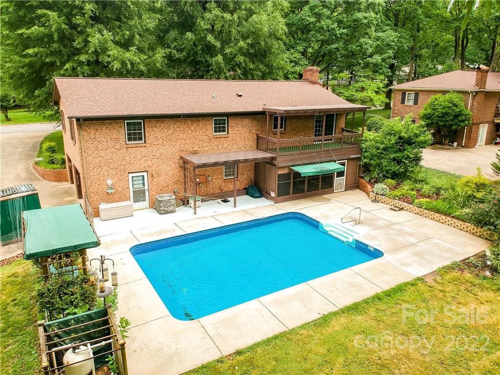 1250 18th Avenue NE Hickory NC 28601