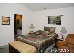 100 Creeks End Circle Mills River NC 28759