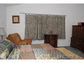 100 Creeks End Circle Mills River NC 28759