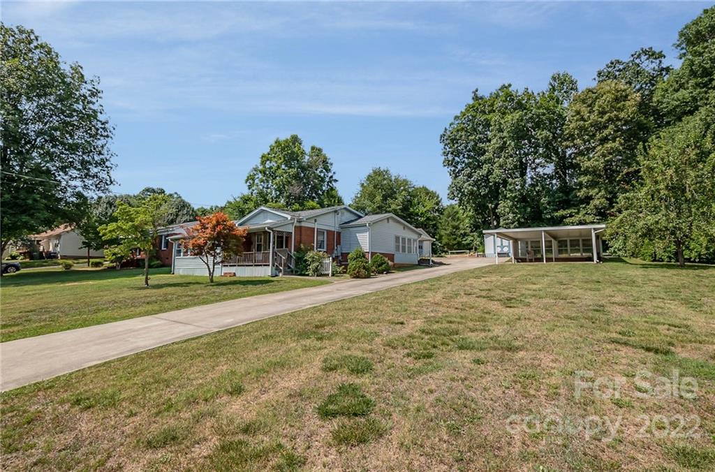 140 Oak Avenue Mount Holly NC 28120