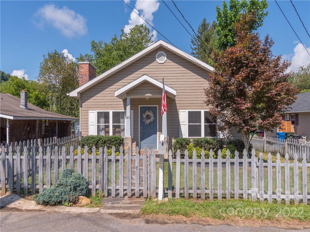 43 Avery Street Waynesville NC 28786