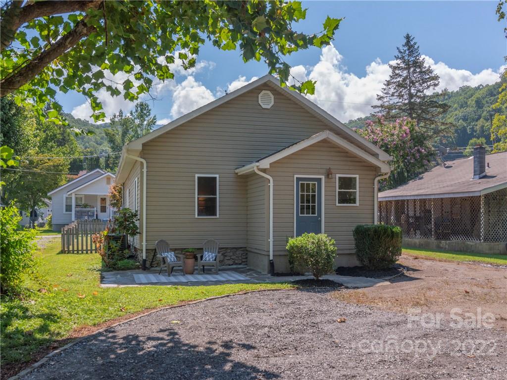 43 Avery Street Waynesville NC 28786