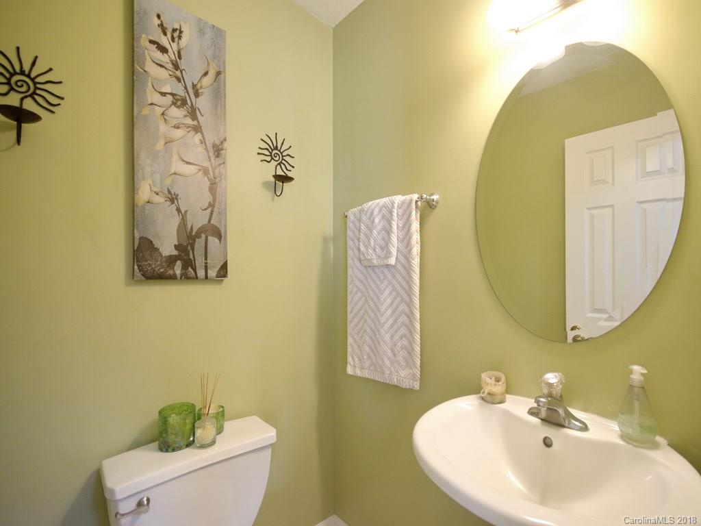 16 Worthington Lane Weaverville NC 28787