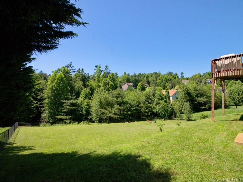 16 Worthington Lane Weaverville NC 28787