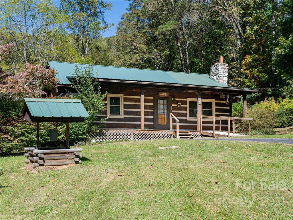 160 Holcombe Cove Road Candler NC 28715