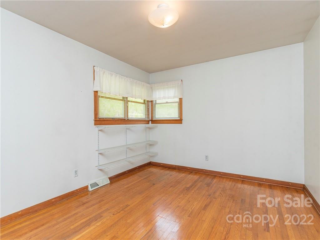 9165 Jacks Creek Road Green Mountain NC 28740