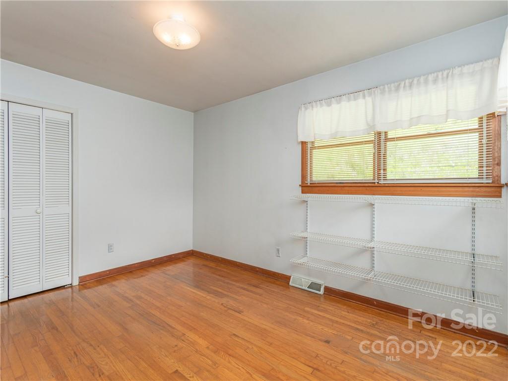9165 Jacks Creek Road Green Mountain NC 28740