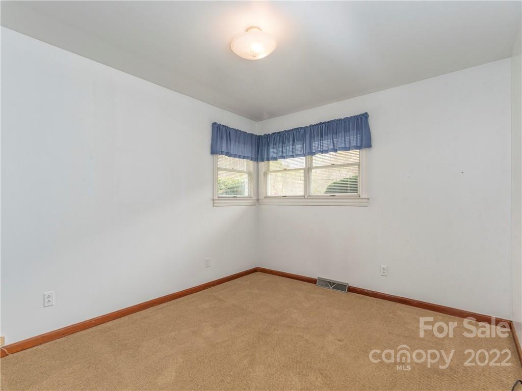 9165 Jacks Creek Road Green Mountain NC 28740