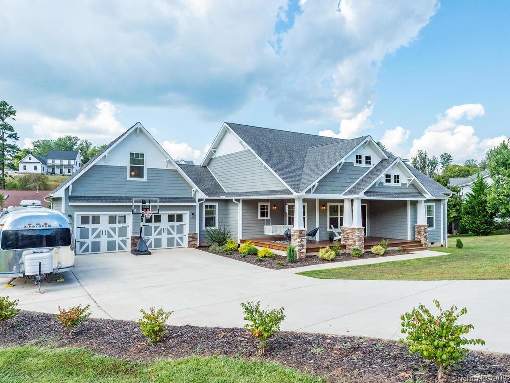 16 Old Farm House Road Weaverville NC 28787