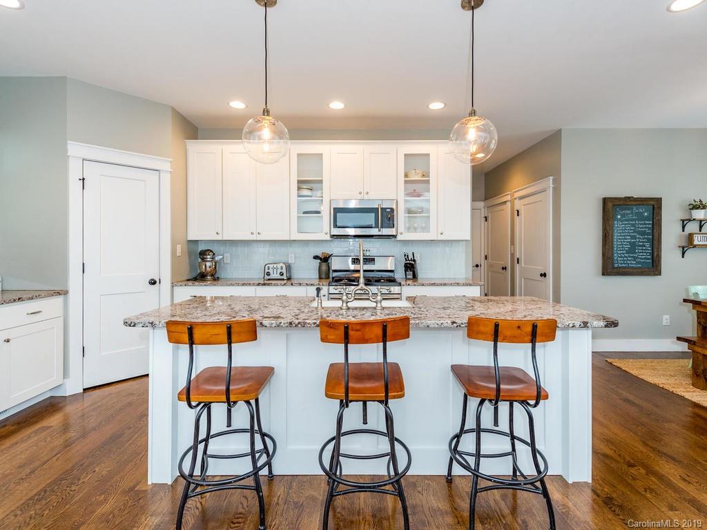 16 Old Farm House Road Weaverville NC 28787