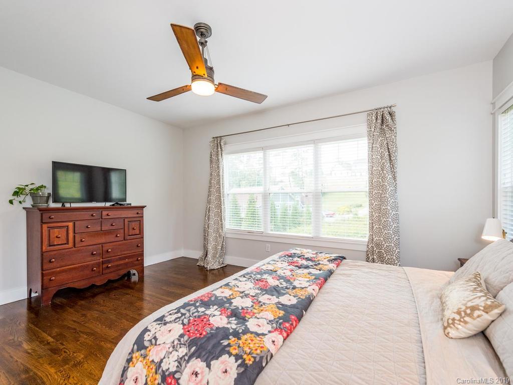 16 Old Farm House Road Weaverville NC 28787