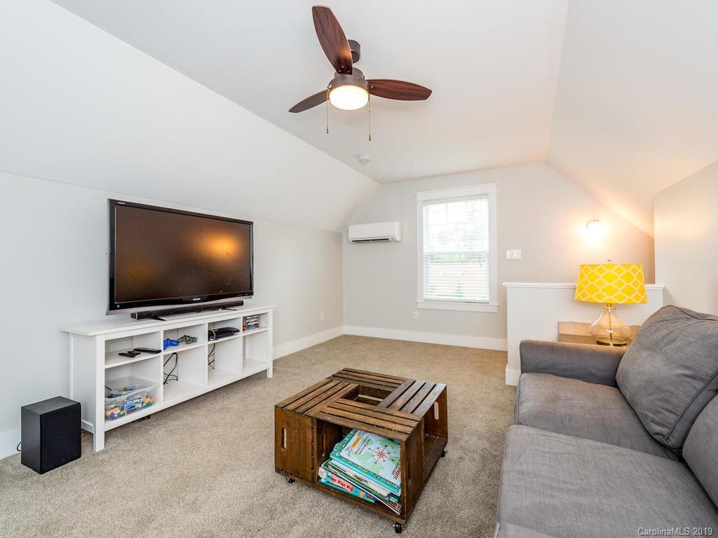 16 Old Farm House Road Weaverville NC 28787