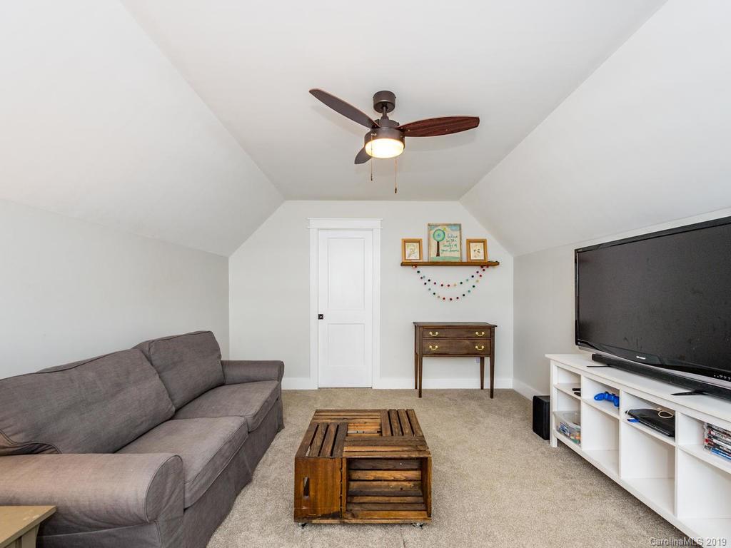 16 Old Farm House Road Weaverville NC 28787