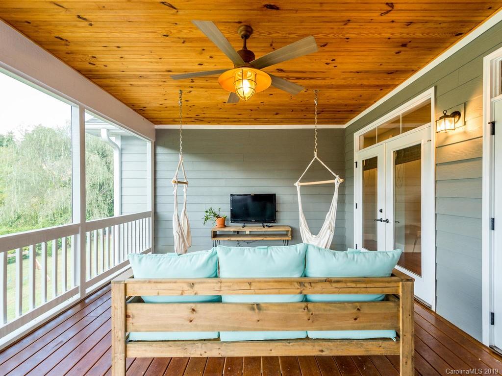 16 Old Farm House Road Weaverville NC 28787
