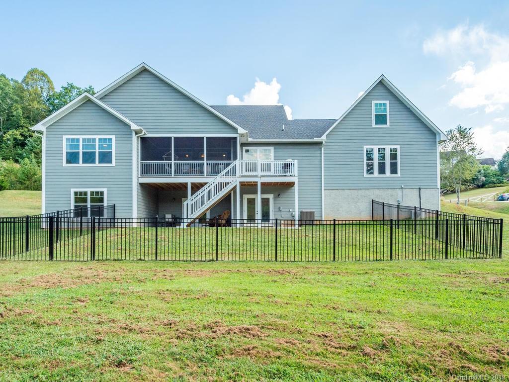 16 Old Farm House Road Weaverville NC 28787