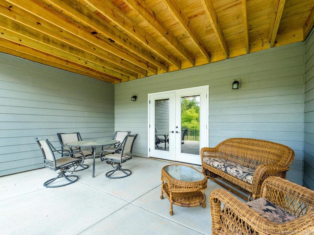 16 Old Farm House Road Weaverville NC 28787