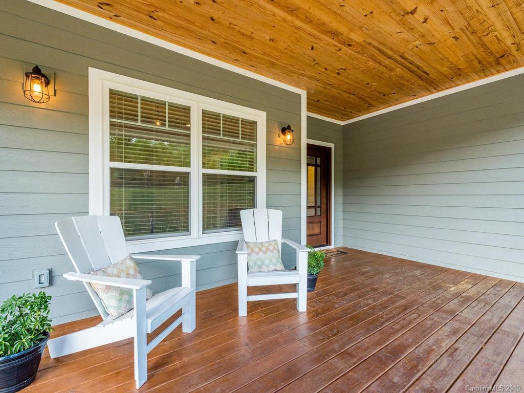 16 Old Farm House Road Weaverville NC 28787