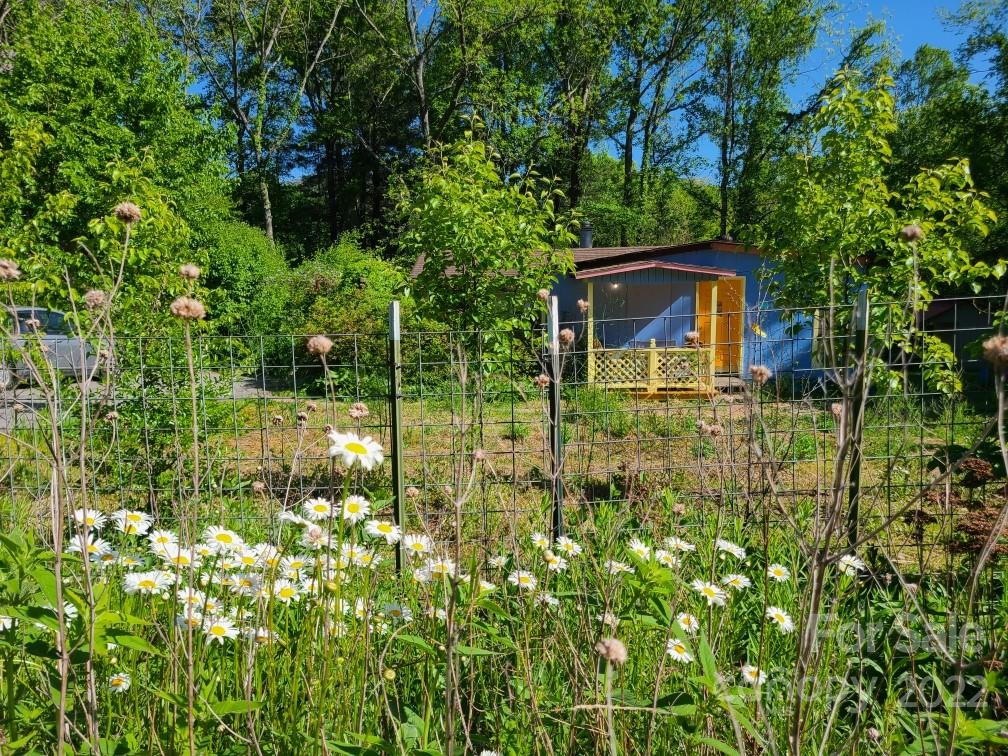 43 Riddle Road Swannanoa NC 28778