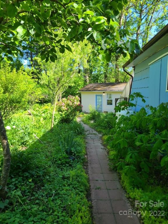 43 Riddle Road Swannanoa NC 28778