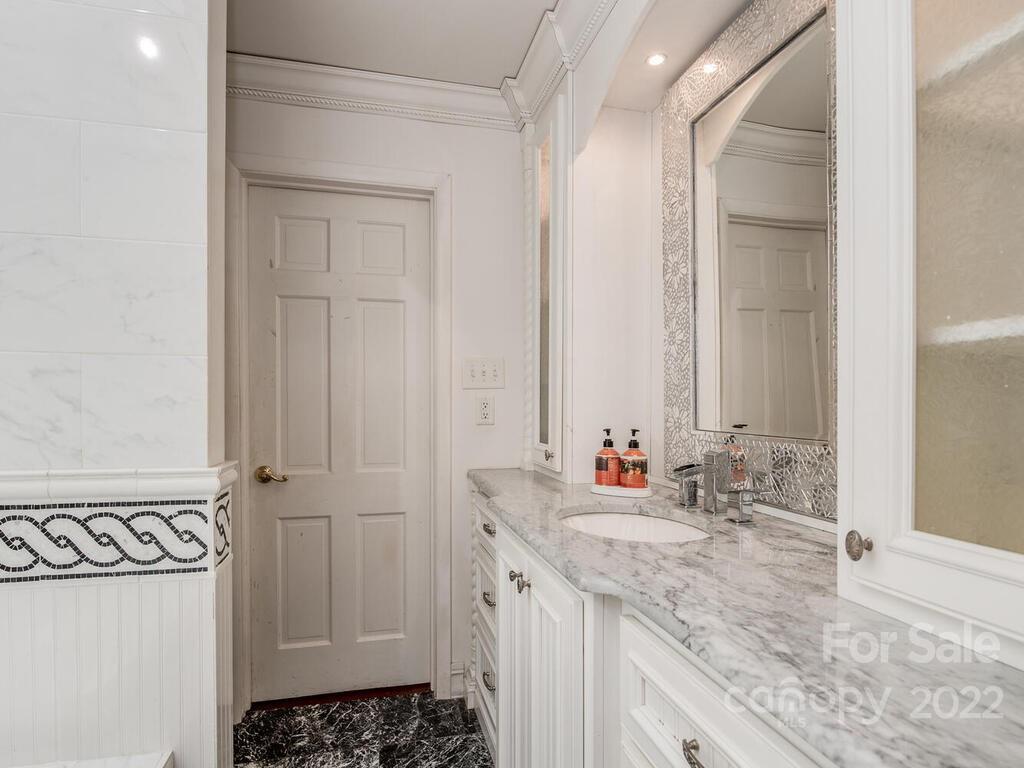 4921 Hardison Road Charlotte NC 28226