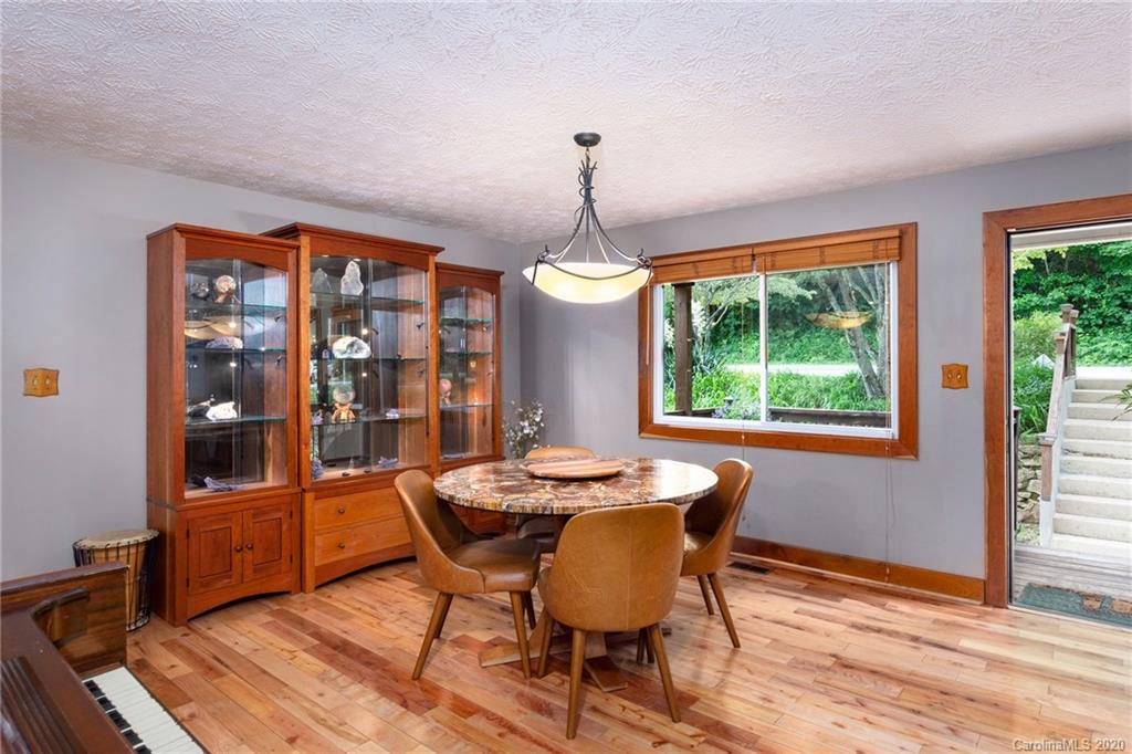 51 Mills Place Asheville NC 28804