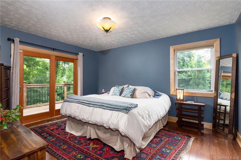 51 Mills Place Asheville NC 28804
