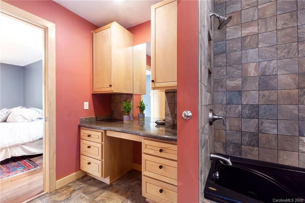 51 Mills Place Asheville NC 28804